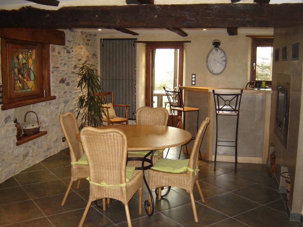 Les Hotes Du Lac, Chambres Et Tables D'Hotes Mandailles  Esterno foto